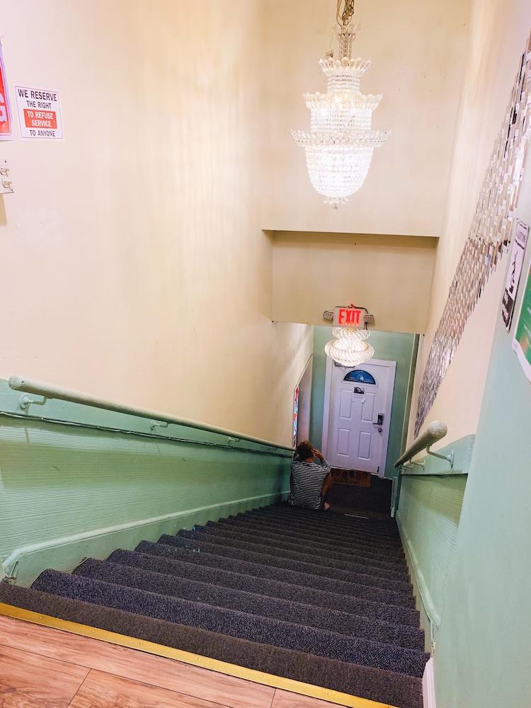 Melrose (adults Only) Hostal